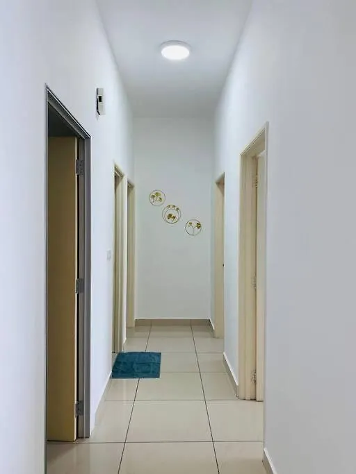 Pinnacle Tower Τζόχορ Μπάχρου 0*,  Μαλαισία